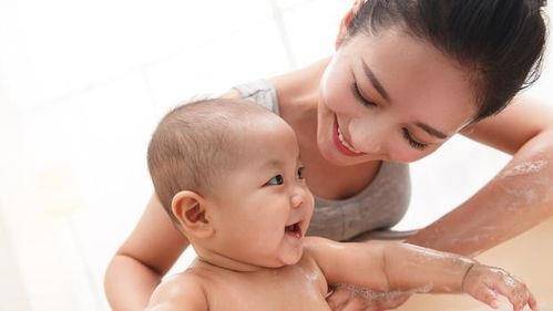 刘傲|刘傲夫的《窗外鸟鸣》是一部超现实主义的希区柯克式的悬疑电影