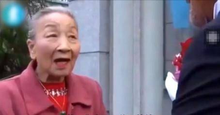 演技|港剧婆婆专业户超敬业，60岁才开始拍戏，日晒雨淋20年不嫌累