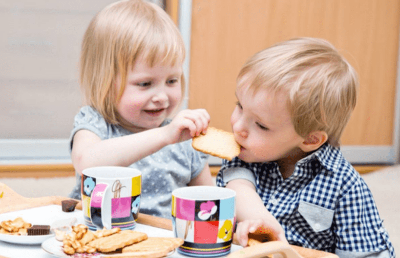 家长|辟谣,孩子吃零食没好处?零食选择时间分量做得好让娃长高更聪明