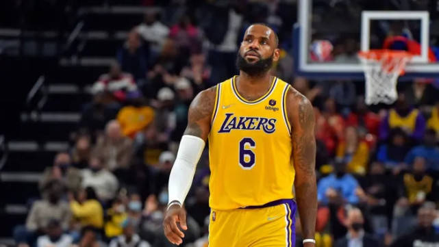 勒布朗|37岁詹姆斯还有目标：想和布朗尼一起征战NBA