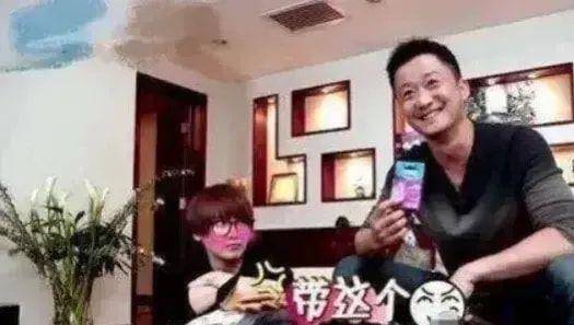 因为|吴京参加节目，导演组翻出3个安全套，谢楠脸红：你带这个干嘛啦