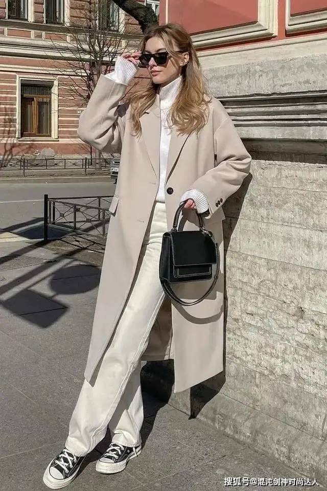 毛衣 冬天穿大衣,内搭很关键,这4种上身率极高,不臃肿还时髦