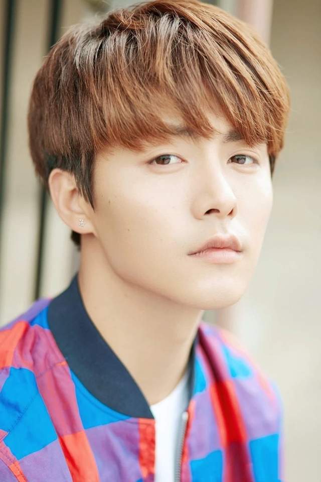 桃花自带“唇珠”的5位男星,有人面若桃花,有人邪魅挑逗,太迷人了