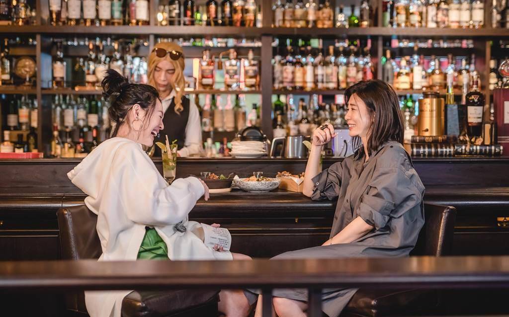 什么|小S和贾静雯聊私密话题，双方幽默秒懂，贾静雯害羞到难以招架