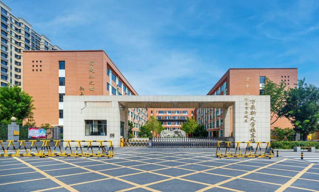 今年东站销冠还是他更难得的是卖房子的同时他还在坚持做这件事