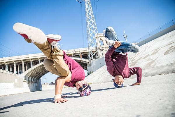 怎样才能学会倒立 9663197a86094cfd9bea3a2b414abc34.jpeg