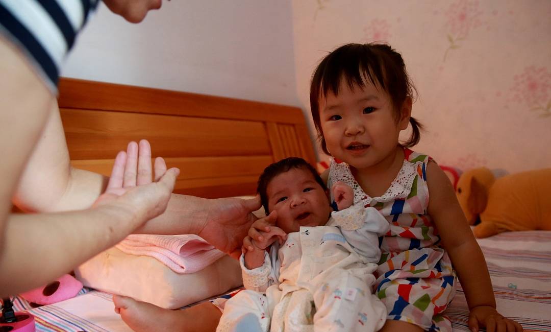 小孩|韩国调查发现：已婚女性有一半不愿生小孩！这几个原因，很心酸