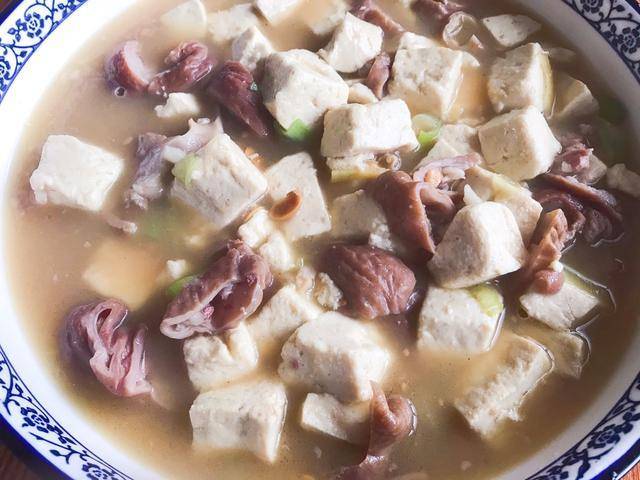 炖豆腐的家常做法正宗做法 f72cfe37371f4aa4883327f137d70894.jpeg