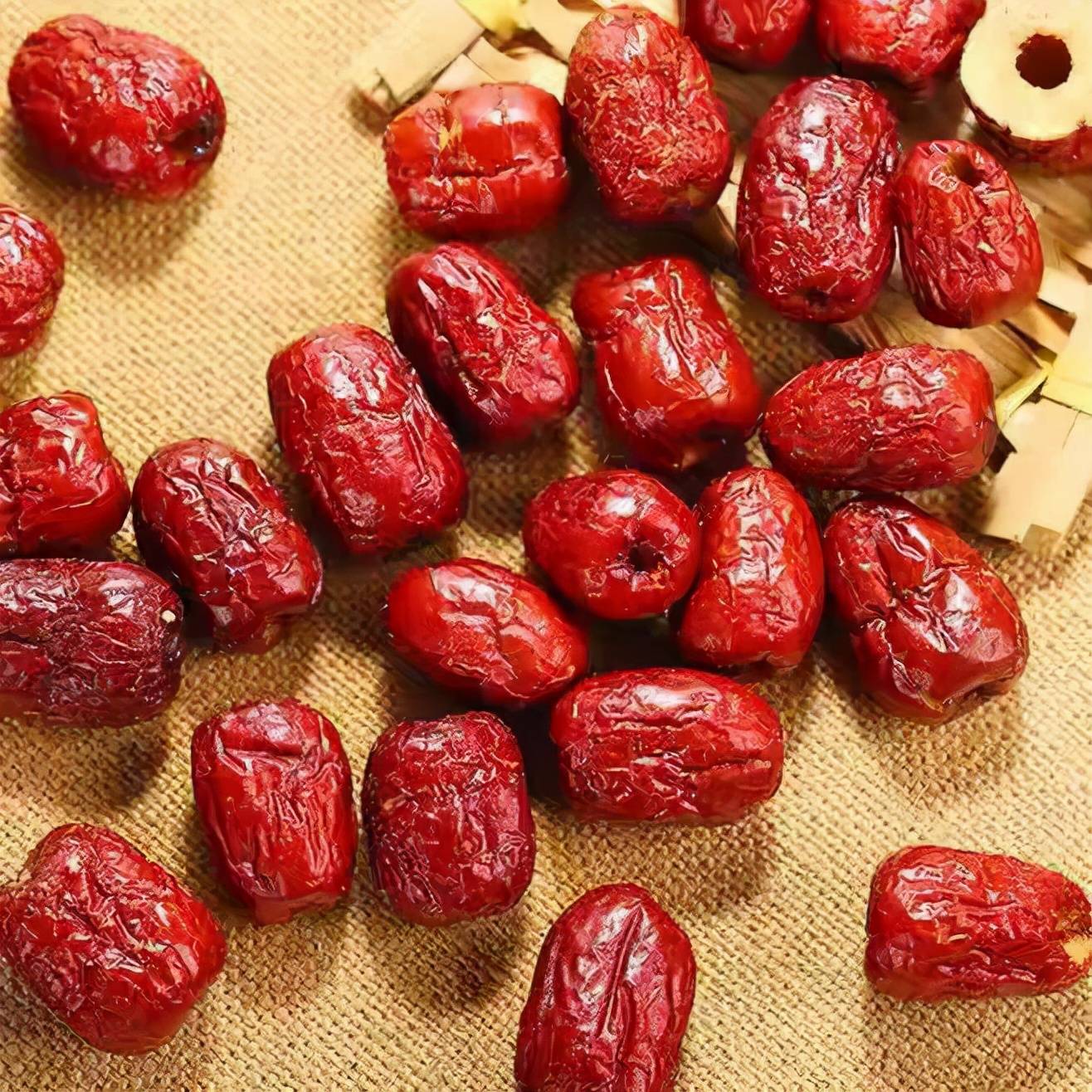 套房|湖北男人,放弃30万年薪、卖掉广东两套房,创业卖零食年售70亿