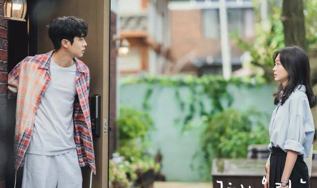 剧情|1月正在热播8部韩剧：《花开时想月》被吐槽老套，宋慧乔新剧将完结