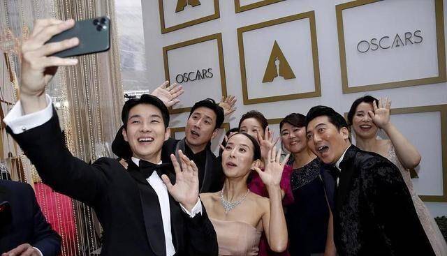 因为|那年我们的崔宇植，是剧抛脸奥斯卡实力派，也是童颜可爱鬼