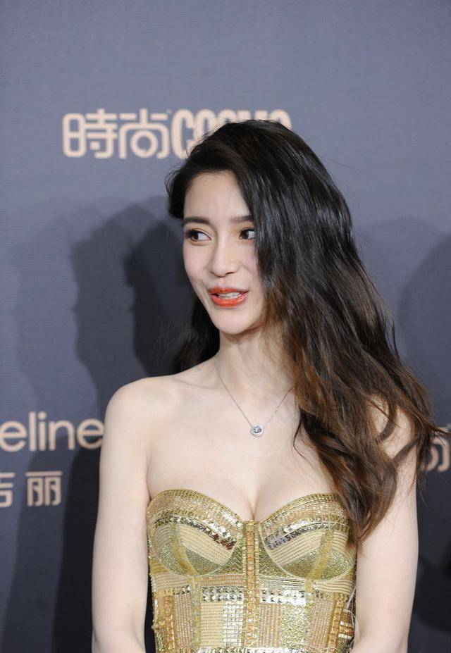 卷发Angelababy是做了植发吗？比原先厚2倍，这年头明星都在比发量