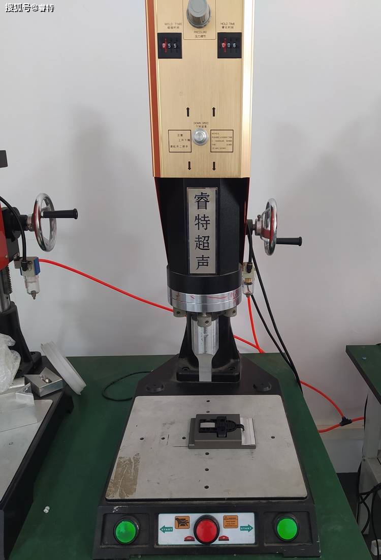 超声波焊接机频率:15khz品牌:睿特超声(定制加工)名称:超声波焊接模具