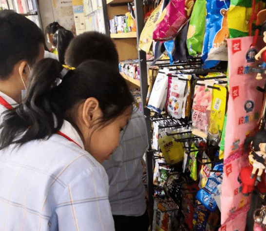 校园|教育部发布通知,中小学校园将取消这项“服务”,家长喜忧参半