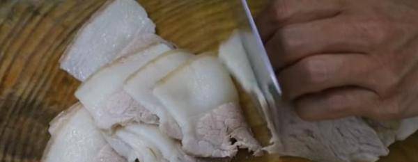 做法|蒜苗回锅肉家常做法，香气扑鼻，美味下饭