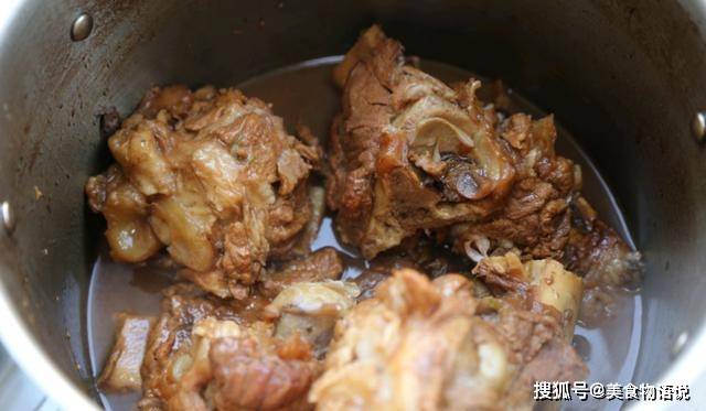 酱骨头做法简单又好吃 57c72585080e400d9f505c95df9d28a2.jpeg
