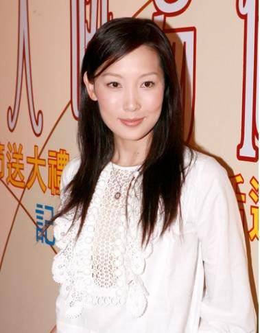 下巴钟嘉欣甜美，关咏荷温婉，向海岚“苦相”，TVB偏爱长脸女星