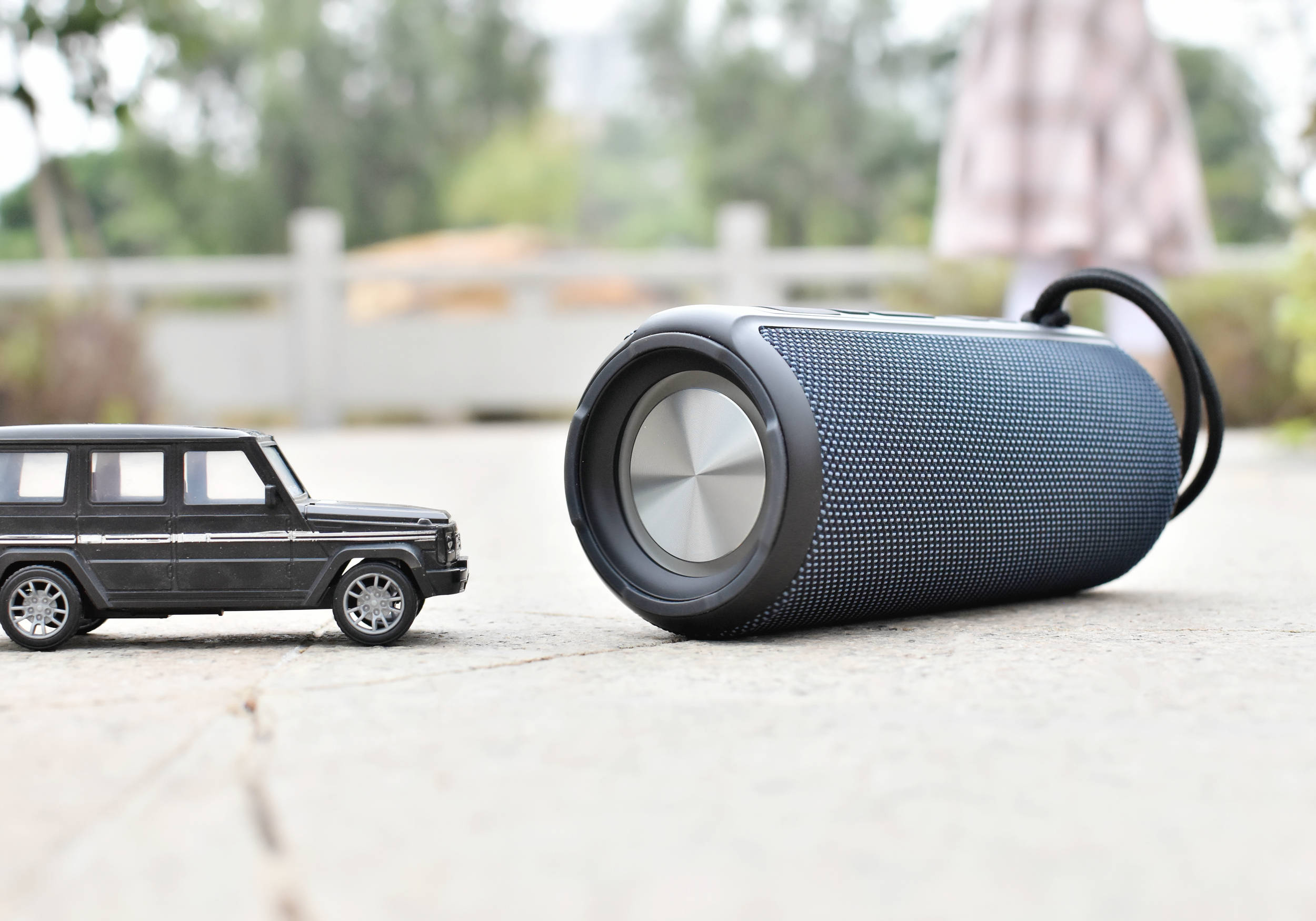 声音够大续航强便携户外音乐新装备雷登x8max蓝牙音响体验