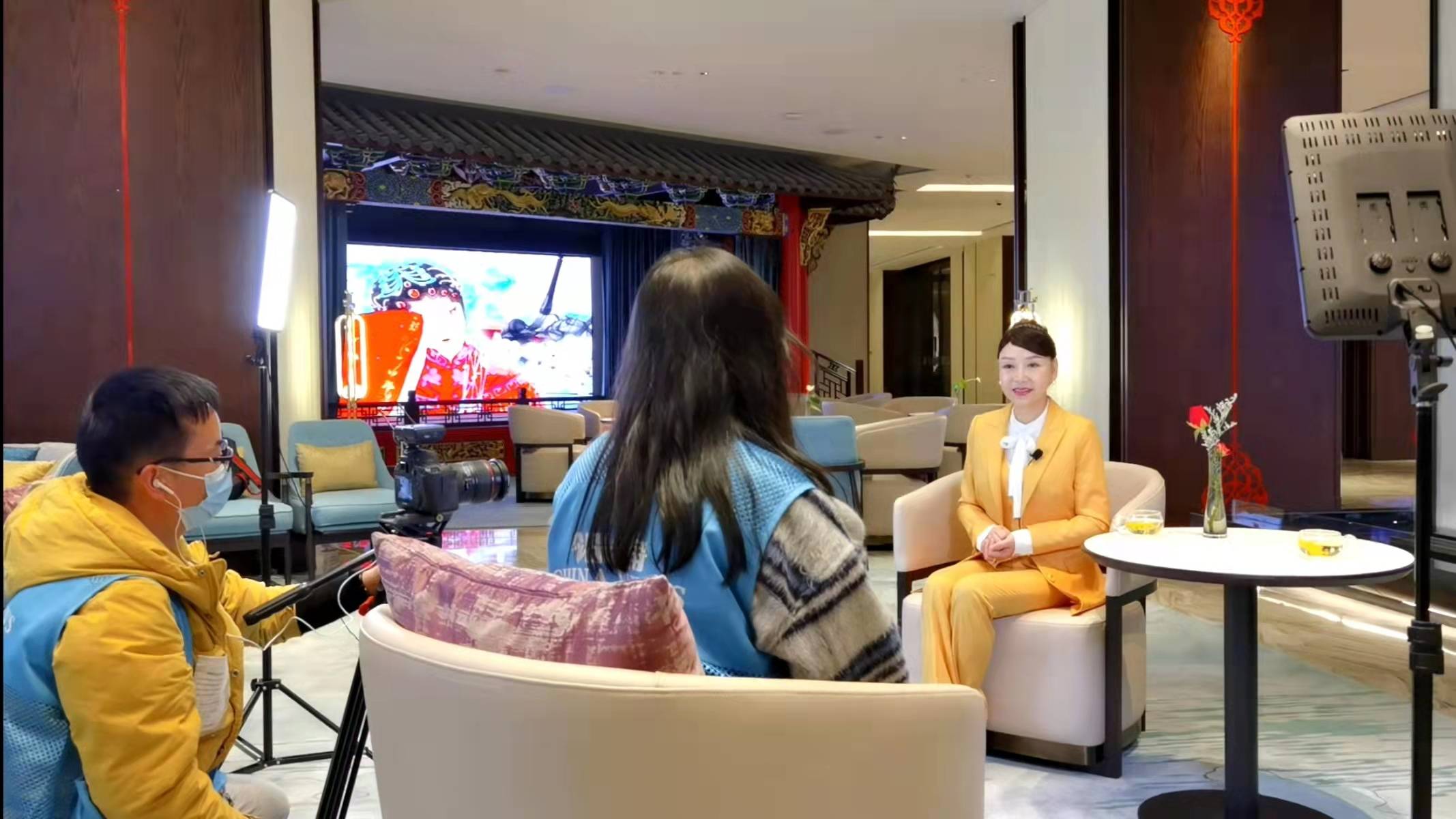 今日长三角节目组走进云澜湾专访云澜湾温泉度假区董事长张虹