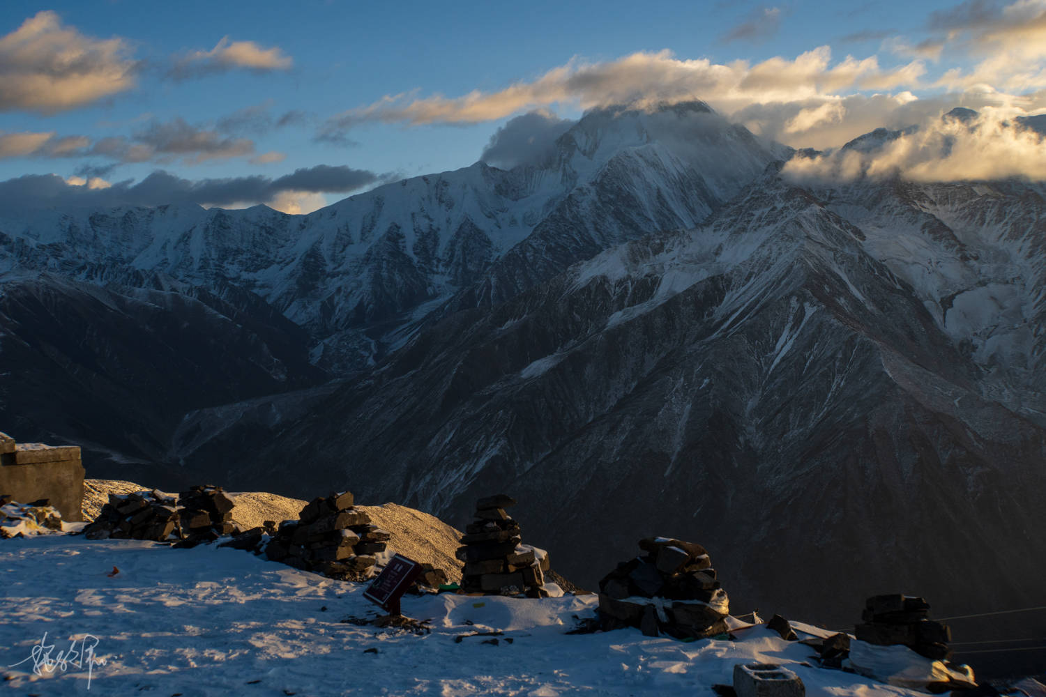 金山|摸黑上山，只为那一抹日照金山，子梅垭口看贡嘎雪山当真绝了