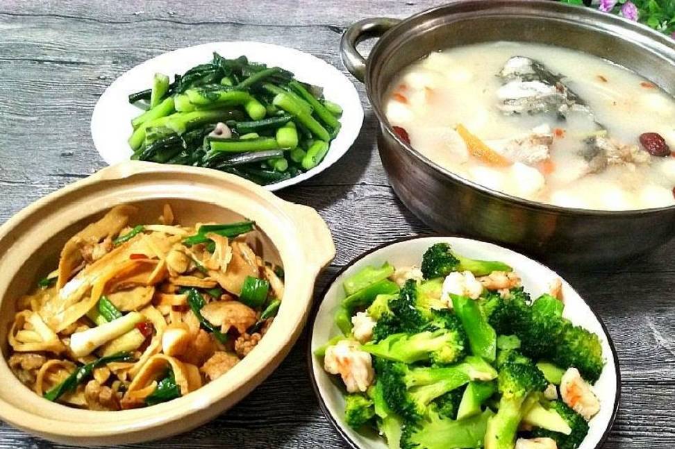 全家人|四口之家的晚餐3菜1汤,温暖又下饭,在家吃饭就是舒服!