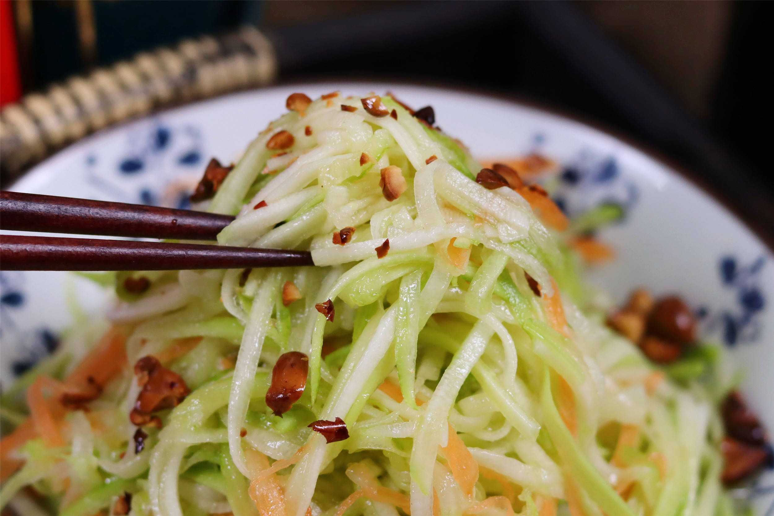 过年下酒菜吃花生米吃黄瓜别忘了它用蜂蜜拌一拌太爽口了