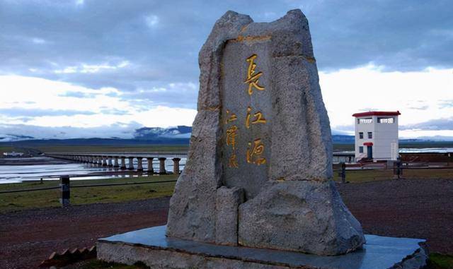 长江源出现"百兽之王",体长不足1米,狼群见到它都怕