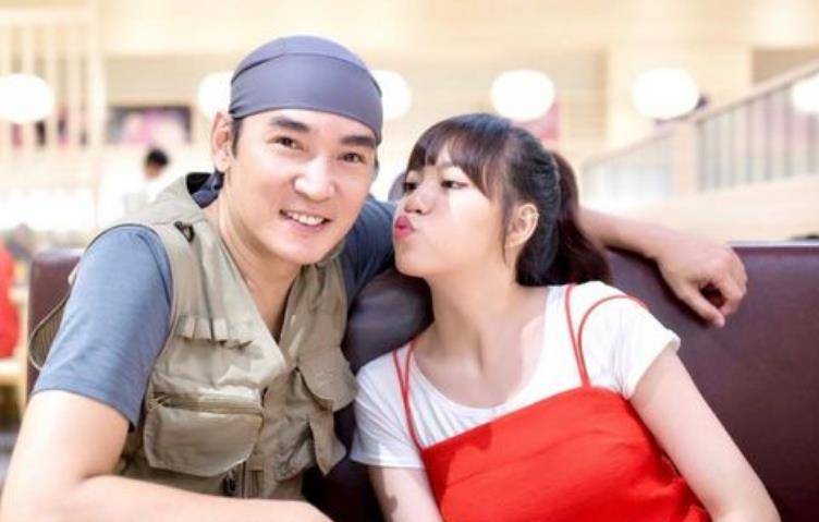 怎样才能找到女主的爸爸妈妈 dee3be08ef9d4282bcb8d930592b4f53.jpeg