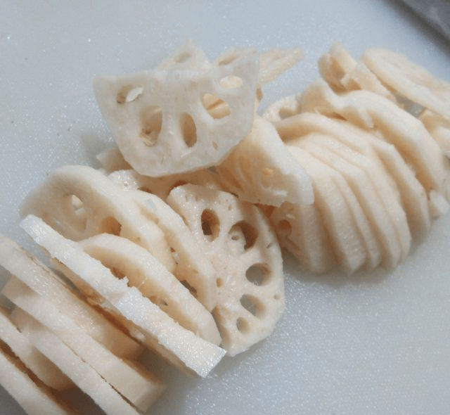 莲藕排骨汤怎么做肉才入味 e91b4a05a4314e8f95a634f9713b8053.png