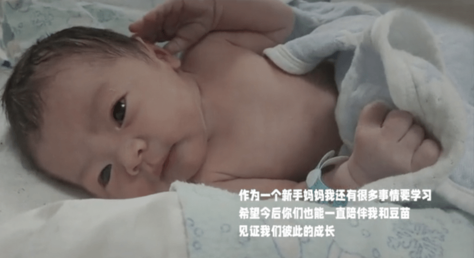 宝宝几个月可以自己拿开被子 06379d7e924944388d5d0716c4d7f39b.png