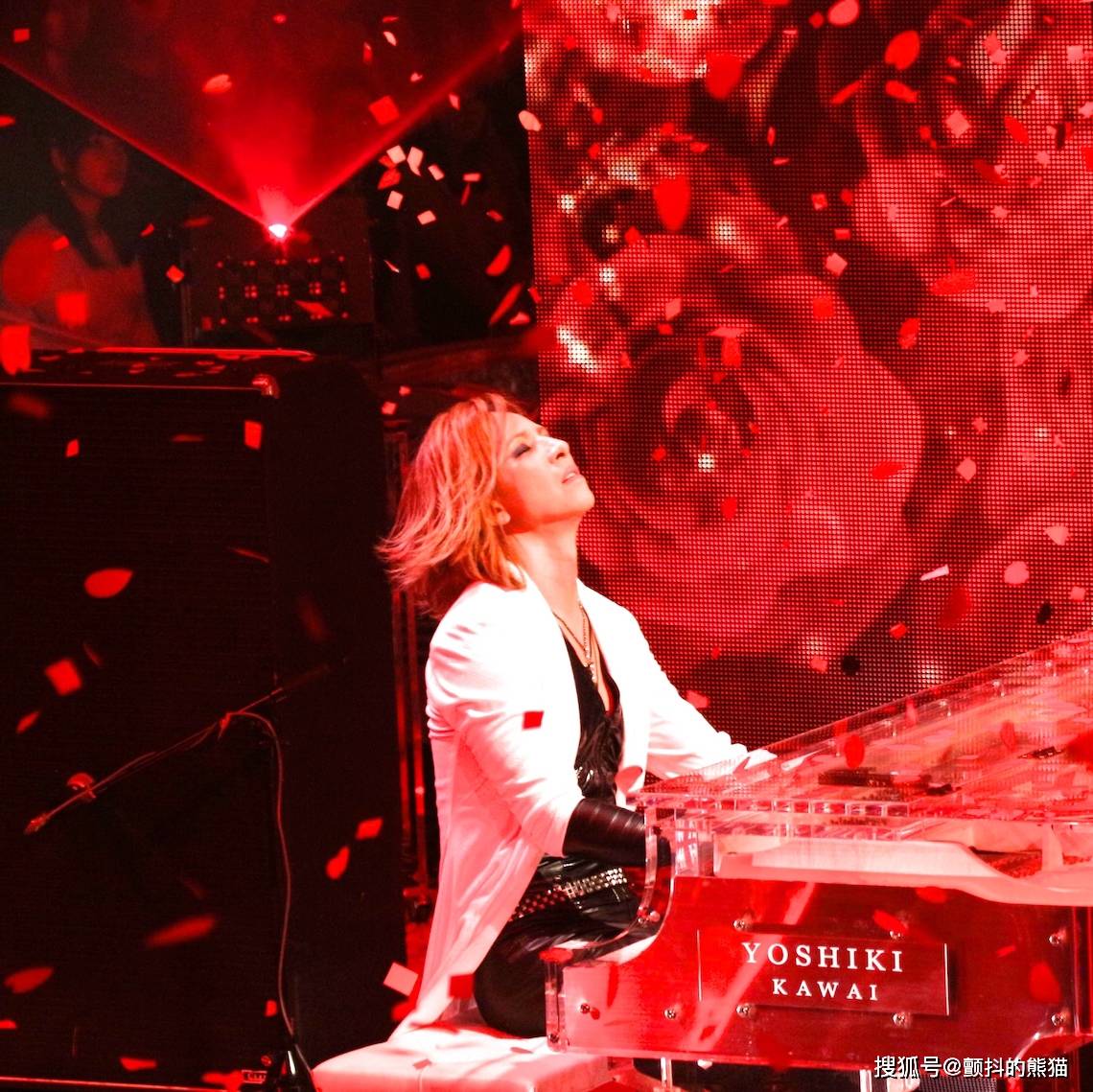 煎饼|林小花(YOSHIKI)在新春综艺格付け里吃的小零食 播出后就大卖