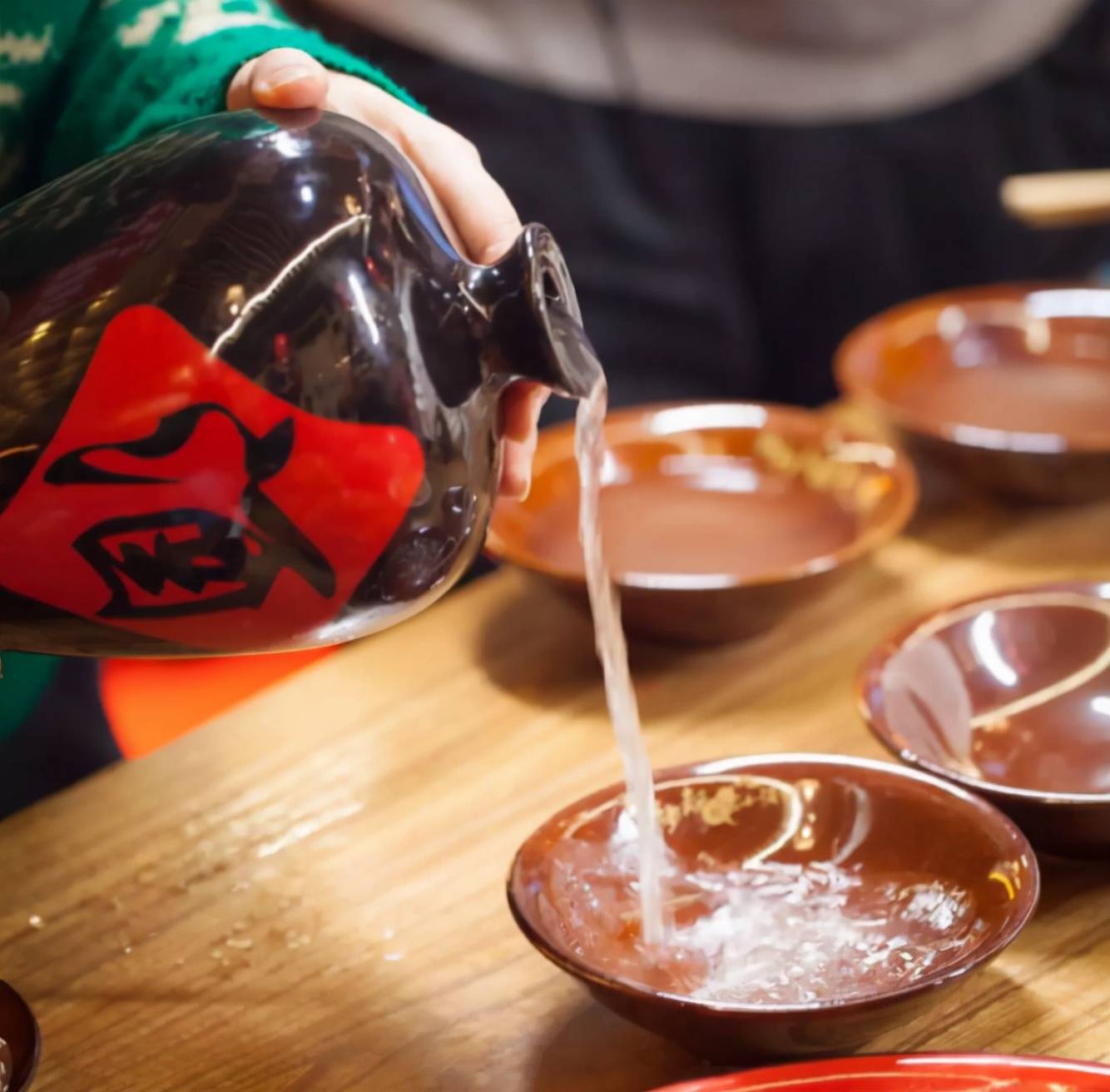 这家酒馆搞了个活动,不用碗喝酒反而会尴尬_玩家_手游_游戏