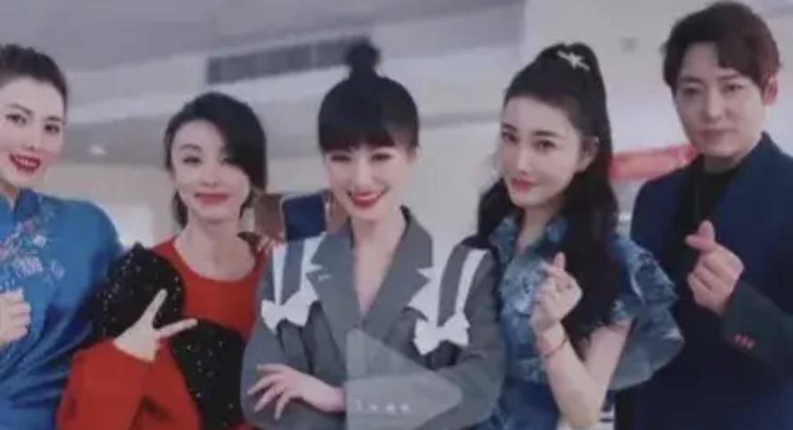 卫视|万蒂妮发文感慨，是无奈还是东视主持群面临变动