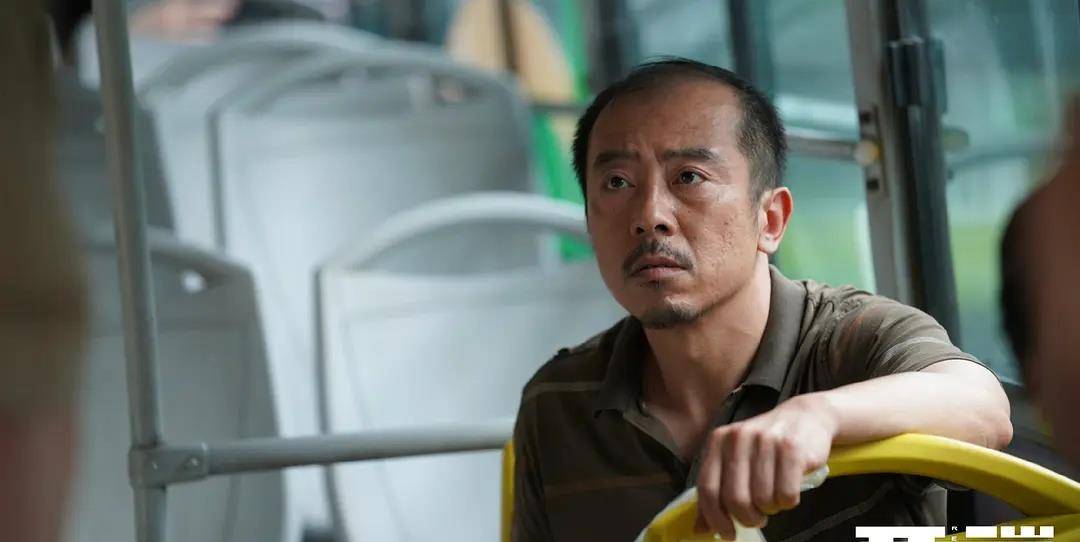 因为|《开端》循环的剧情，固定的6位公交车乘客，用接地气的演技呈现