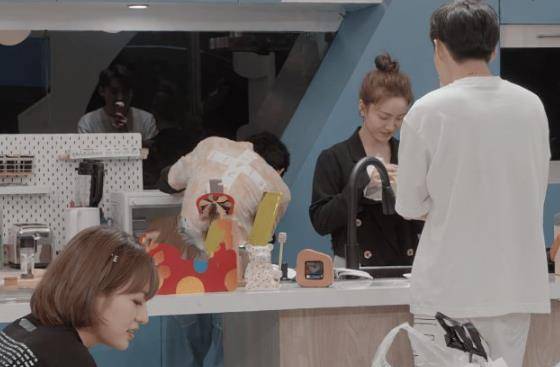 主动|原来我们都误会马董了，他始终对洪成成情有独钟，是女4上赶着