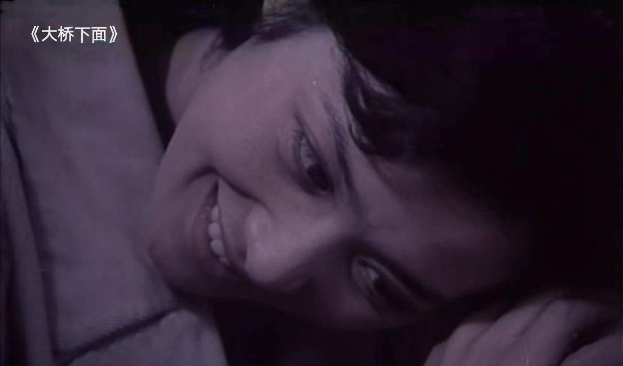 姐妹看了龚雪的淑女造型，突然发现：“再过30年，穿衣也不如她优雅”