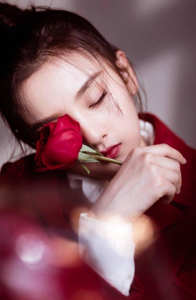 感觉玫瑰女人刘诗诗、刘亦菲、热巴、杨幂等，她们个个都美得惊艳！
