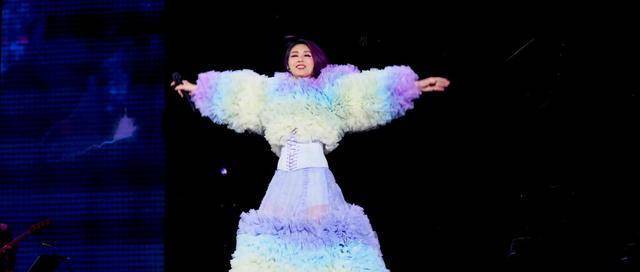 被譽為男神收割機的她 為愛結婚生子 今憑一頭紫發成為氣質女神 隆平联社