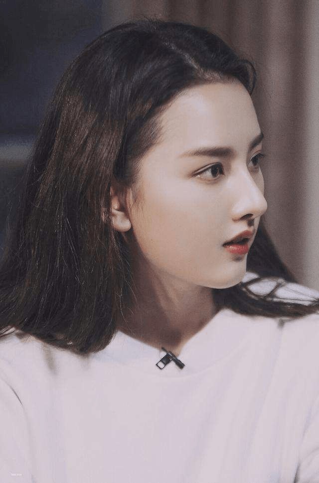 永久颜值忽高忽低的女星，鞠婧祎去掉半永久妆容，杨幂过度调整后遗症