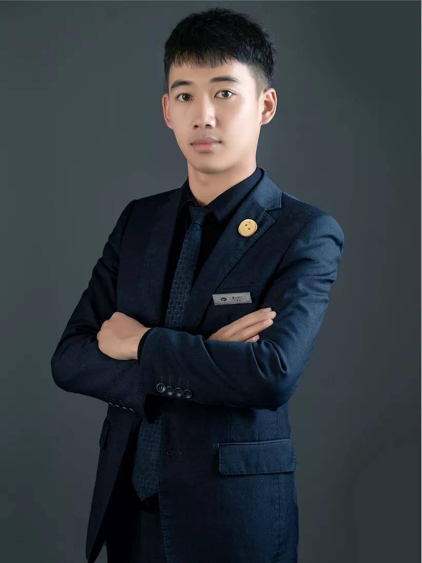 中梁地产西部2021年度营销榜样人物逆风鏖战加冕销冠拼搏姿态