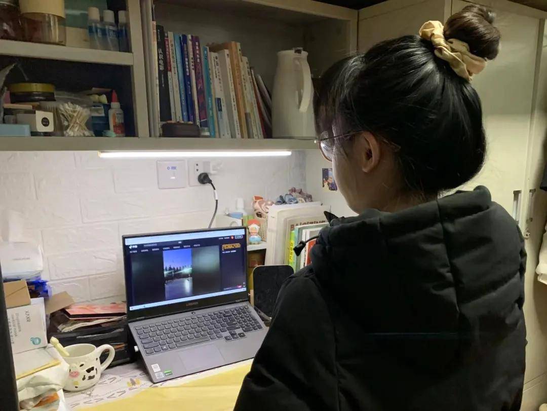 网络|青春有热血，战疫显担当丨西京学院举行升国旗仪式