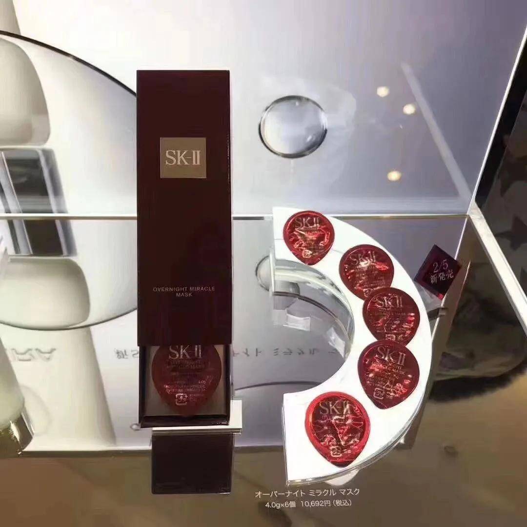 睡眠今年的SK2新年限定福袋带12个晚间修护面膜，这款面膜只有套装里有哦！