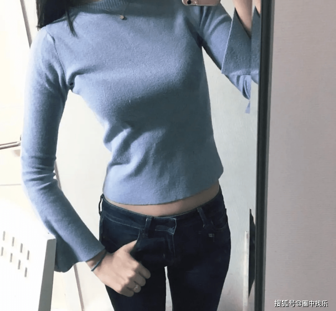 塞拉细腰翘臀、马甲线大长腿，还有温柔的颜值…网友：美炸了
