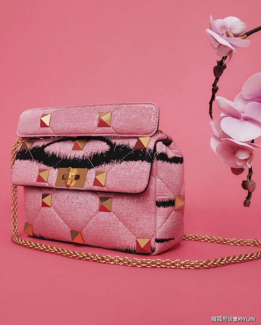 �ݳ�Ʒ����֮��Ļ����޶�PK,˭Ӯ��?