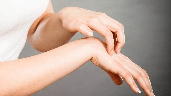 什么办法可以消除荨麻疹 d21e4dee0b824cde88ff8cf35dfc8cbf.png