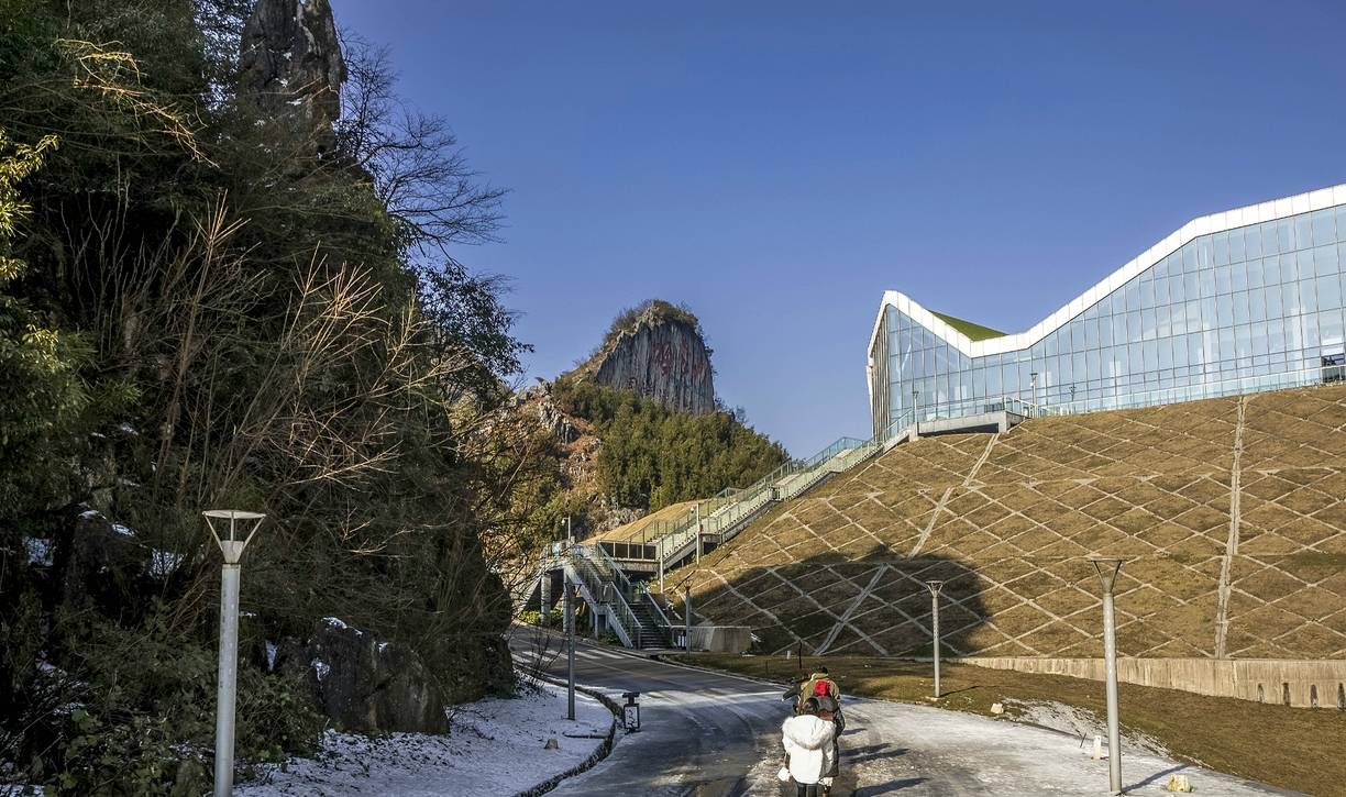 国内时间最长索道 1f496a7c681740ae977d82660fcbd5c9.jpeg