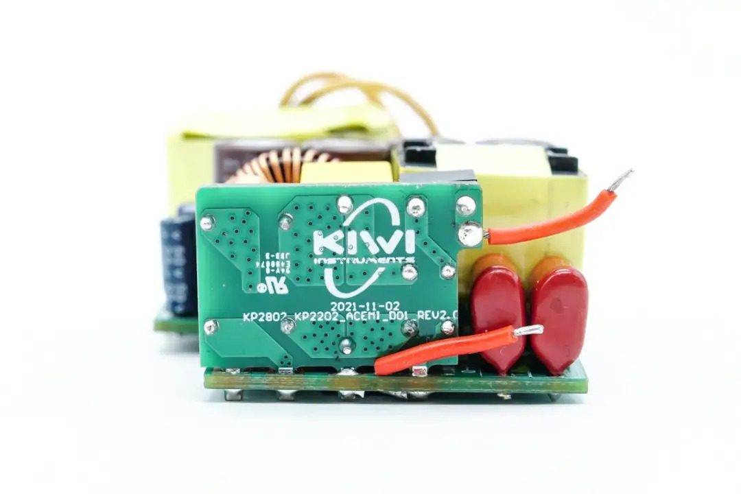 必易微带来PFC+QR全套国产120W氮化镓快充解决方案