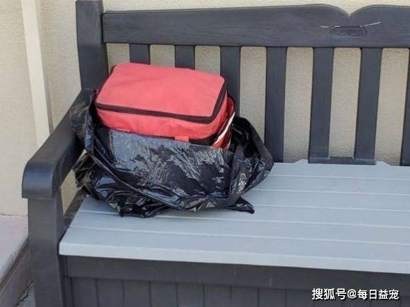 什么是黑色塑料袋 3c8c877f2da047e28078f0b7f3f8b948.jpeg