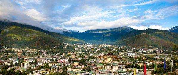 面积与我国赣州相近的不丹，不设省没有大城市，国民幸福指数极高