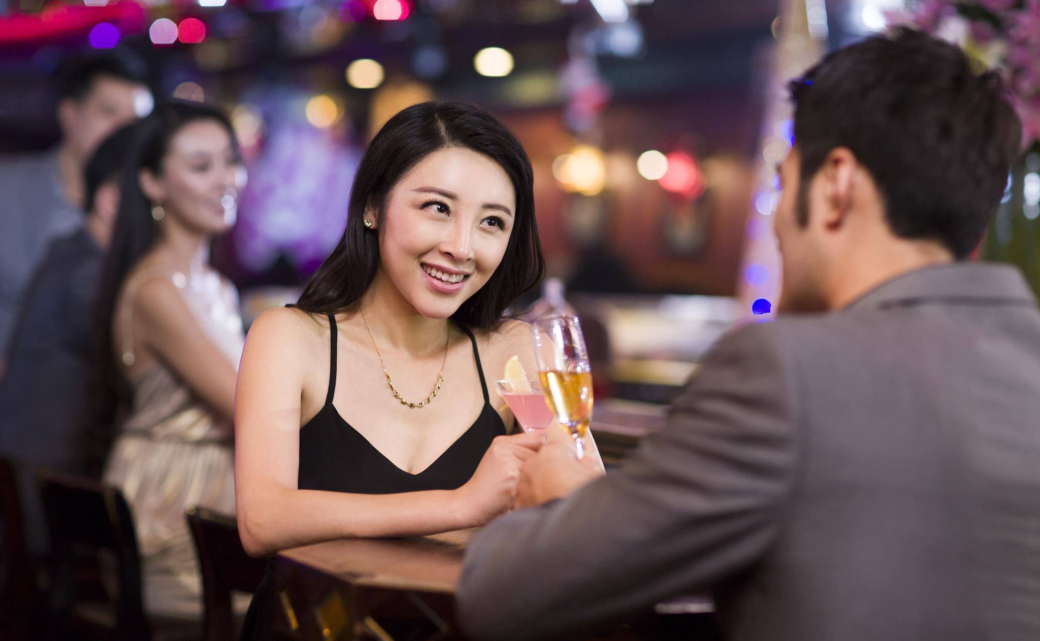 男穿女装仙女楼反串 男反串女以女装生活